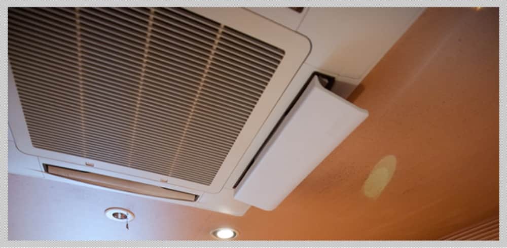 エアコンがついた天井